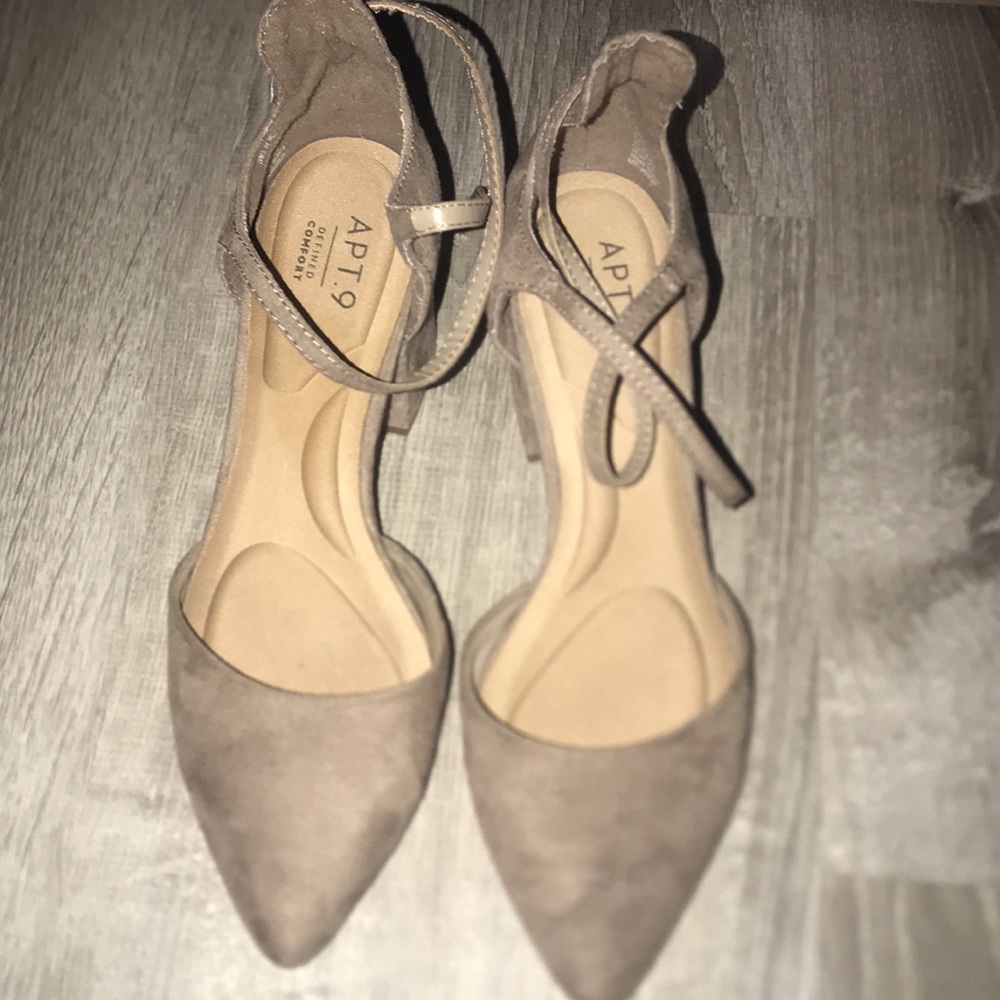 Apt. 9 Women Heels (Size: 6.5)